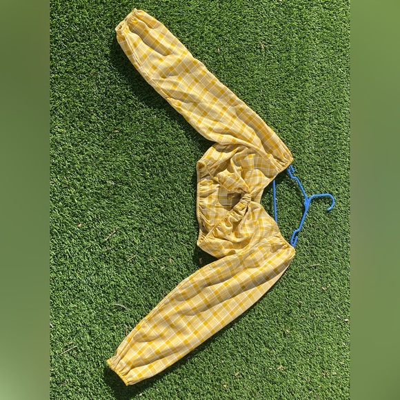 Yellow plaid long sleeve cropped tied shirt - Picture 2 of 5